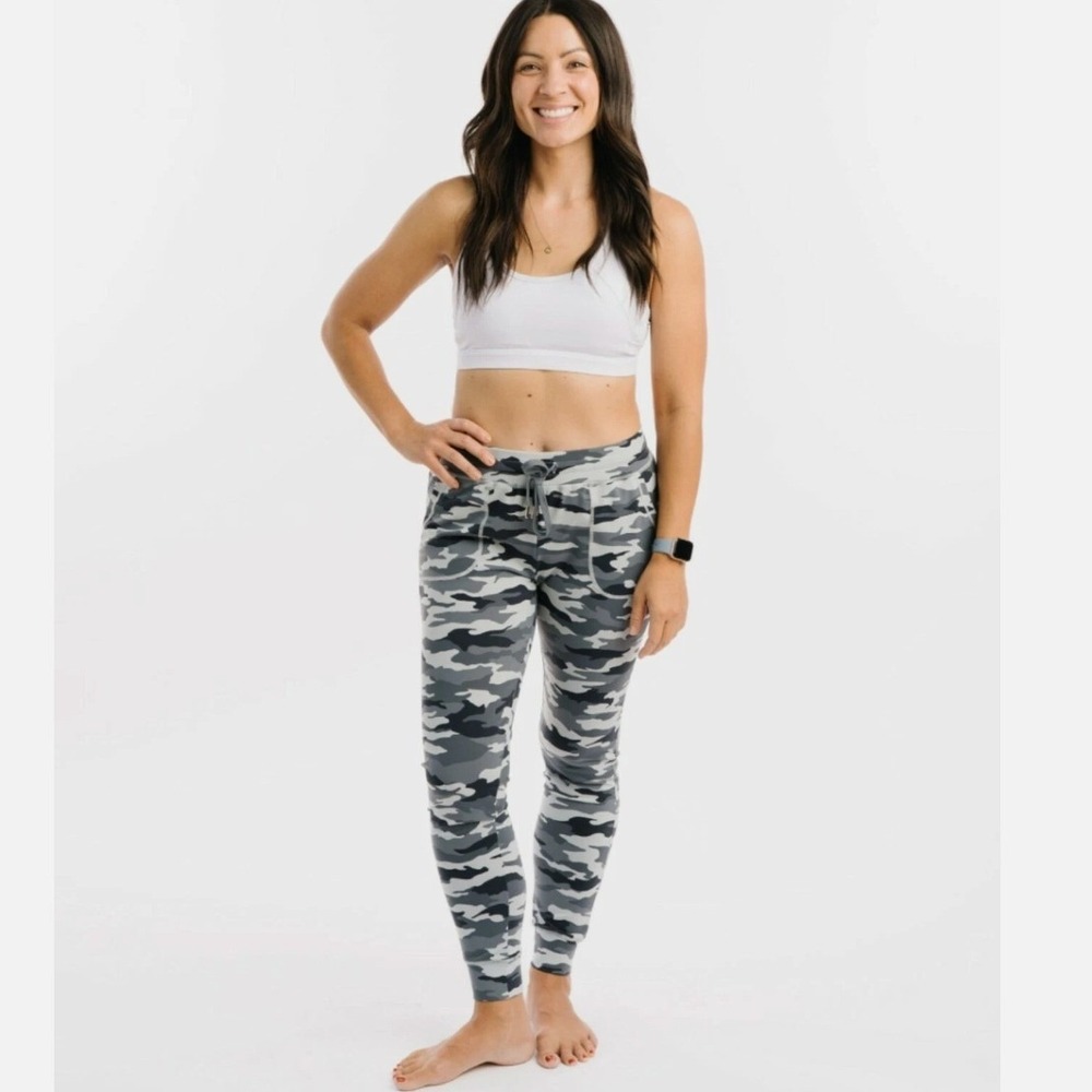 Zyia Active Womens Grey Camouflage Jogger Pants Size M Drawstring Activewear